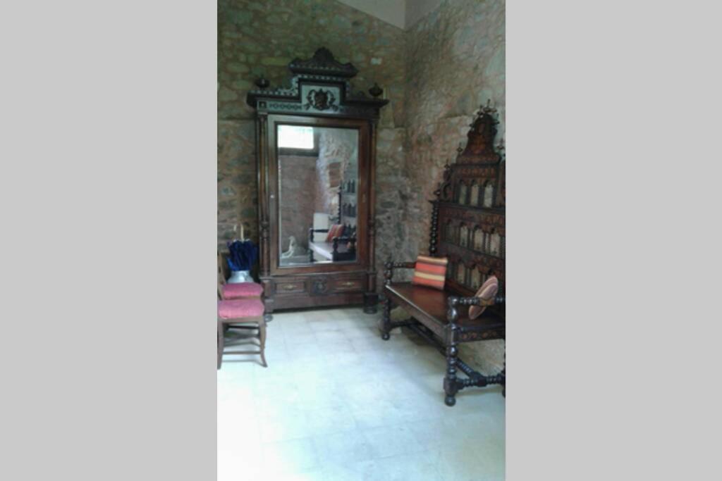 La Badenca. Masia Catalana del S. XVII Riudaura Exterior foto